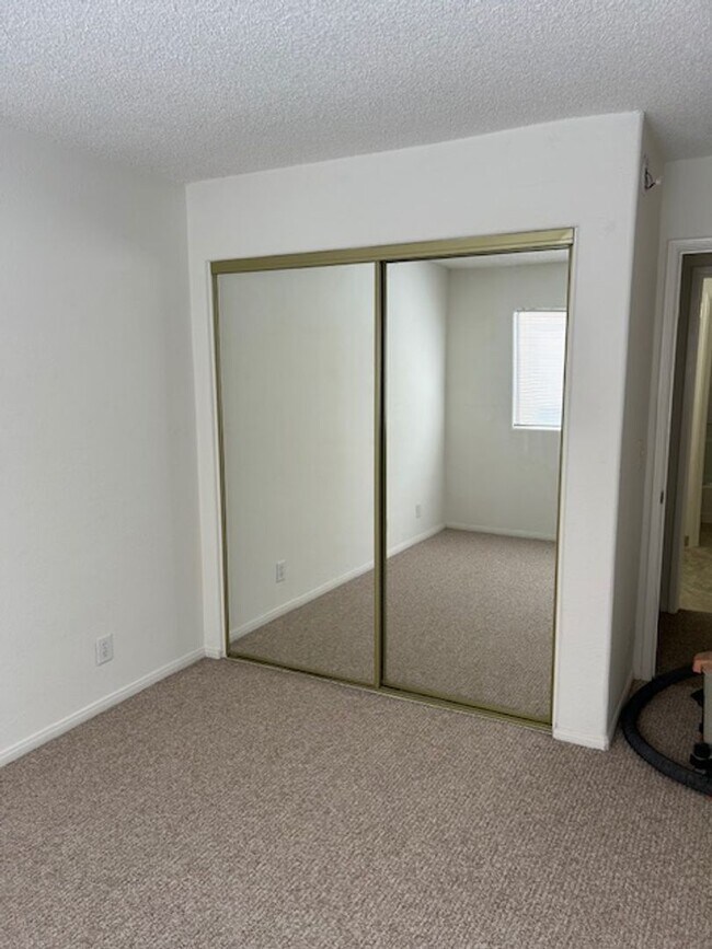 Building Photo - 267 W Amar St