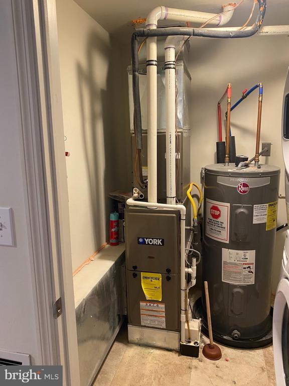 Building Photo - 58 S Broadway