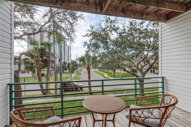 Building Photo - 320 ISLAND Way