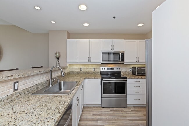 Building Photo - 427 9th Ave