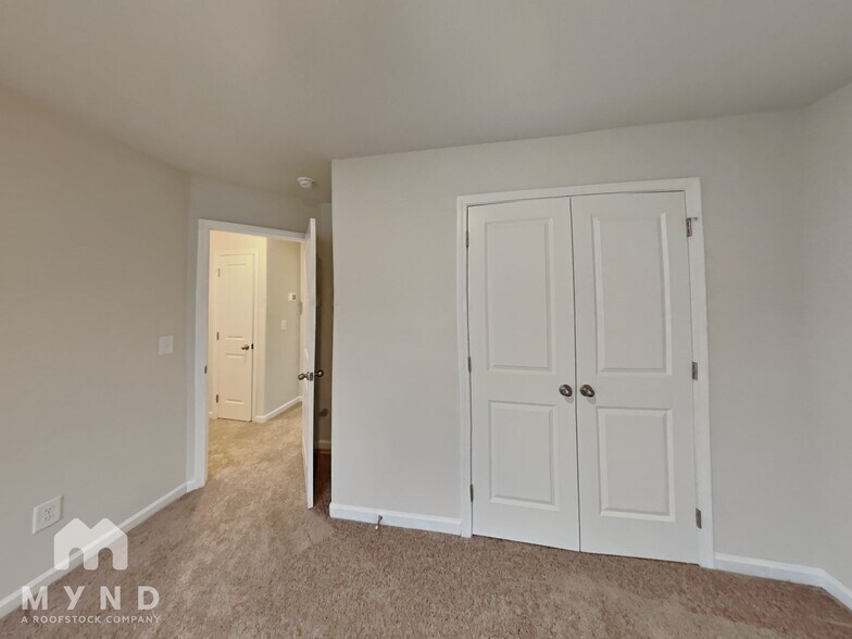 Building Photo - 104 Everglade Wy