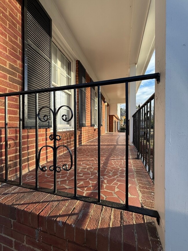 Building Photo - BIG House & BIG Fenced Yard. Plus Master Suite, Den, Shed, and More!