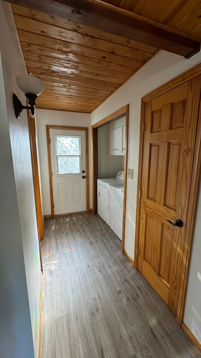 Building Photo - 2012 Symonds Dr