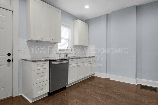 Building Photo - 614 Lilley Ave