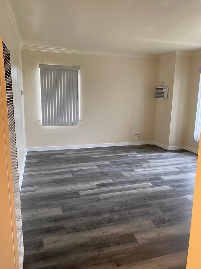 Living Room - 2215 W Ramona Rd