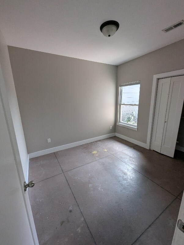 Building Photo - 5502 N Edwards Cir