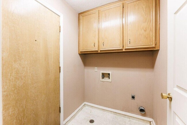 Building Photo - 5903 70th St