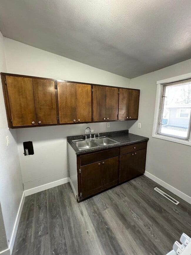 Building Photo - 647 Northborough Ln