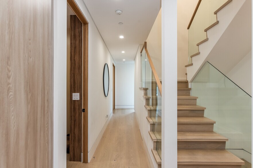 Building Photo - 1161 Stearns Dr