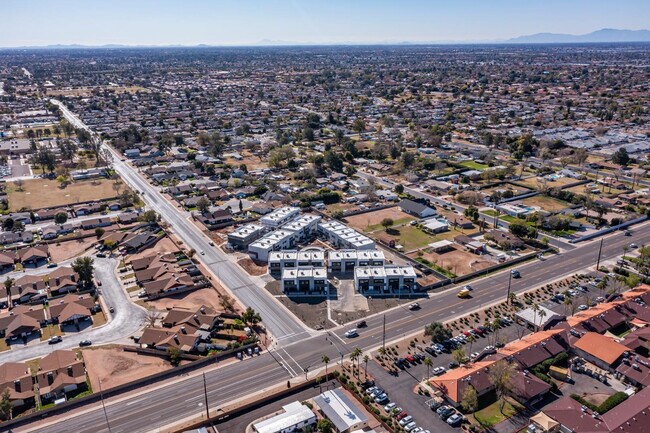 Building Photo - 432 S 32nd St