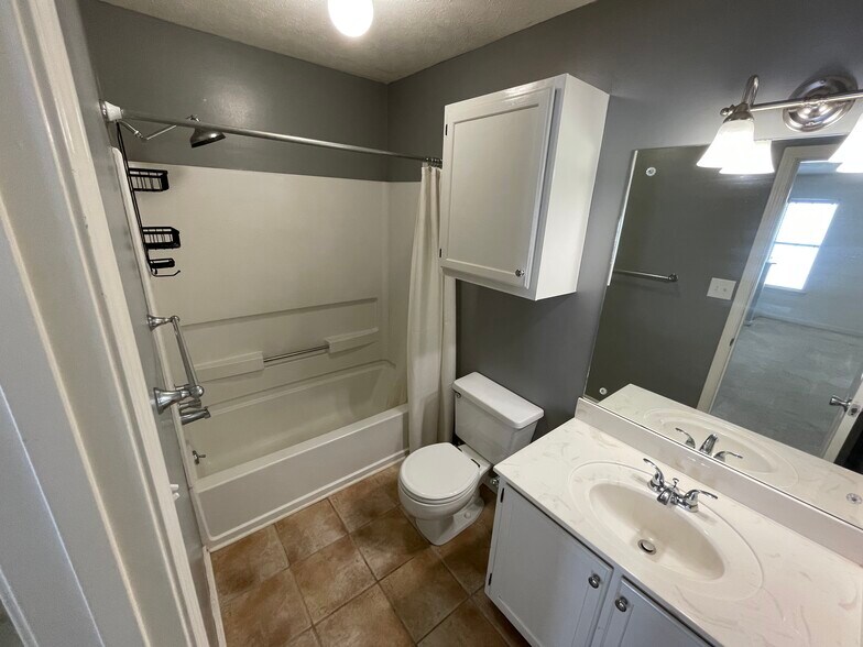 Upstairs Bathroom - 338 N Grove Cir