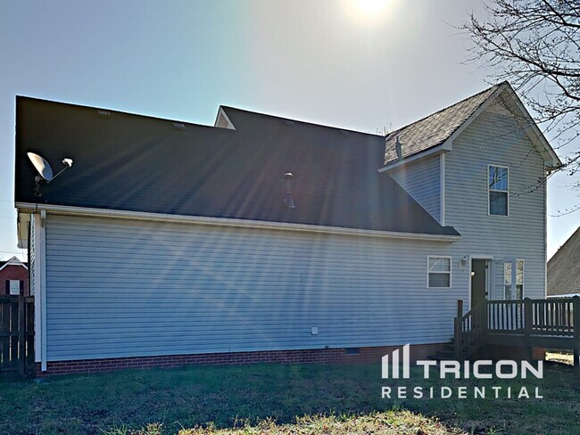 Building Photo - 603 Hounds Run