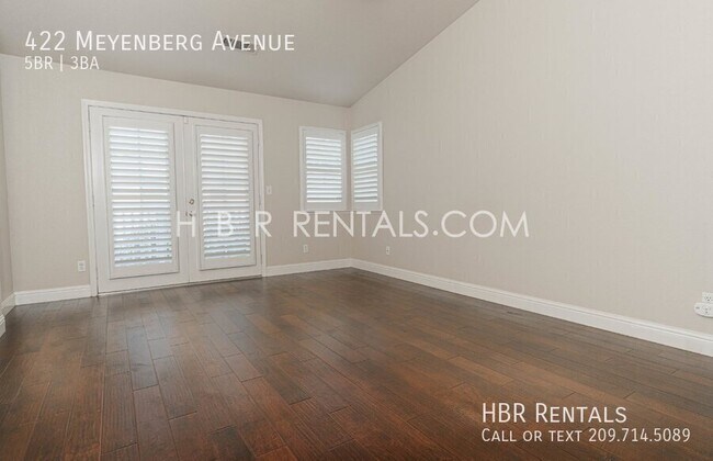 Building Photo - 422 Meyenberg Ave