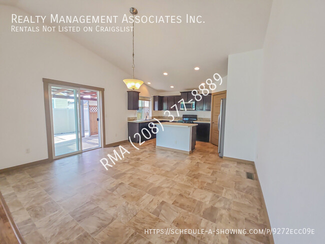 Building Photo - 6810 S Nordean Ave