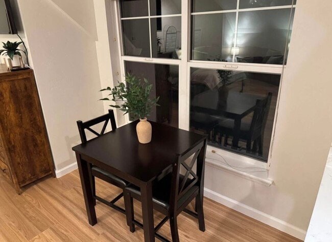 Building Photo - Furnished Studio with One Bath in Glenwood...