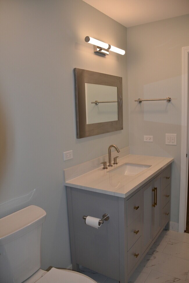 Building Photo - 1705 Central Ave