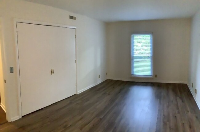 Building Photo - Belle Meade Condo for Rent!