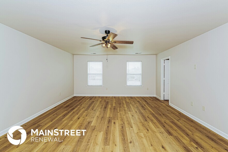 Building Photo - 360 Clover Cir