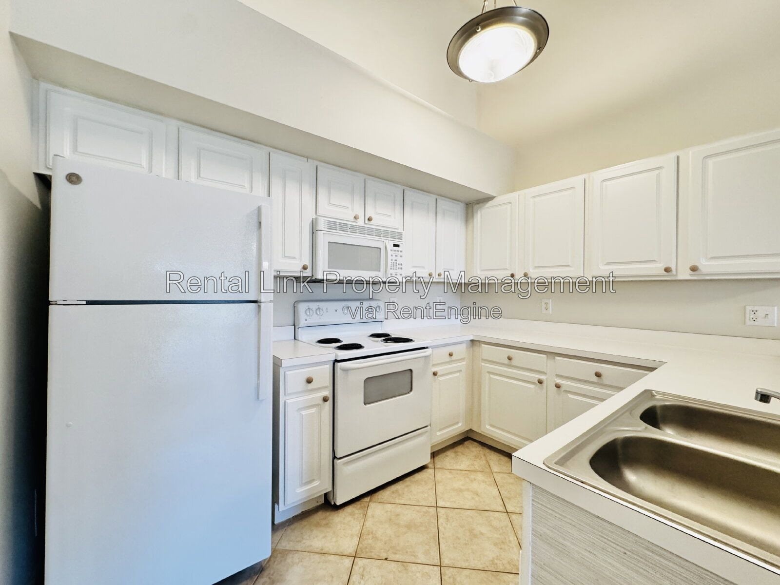 Building Photo - 4105 Residence Drive
