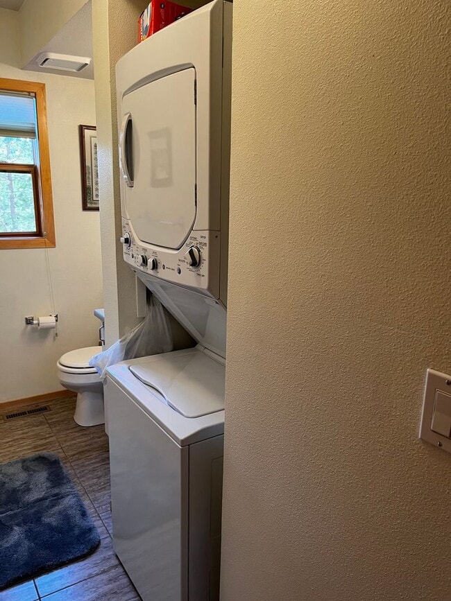 Building Photo - Long Term Rental- Lagoon Townhomes 737D