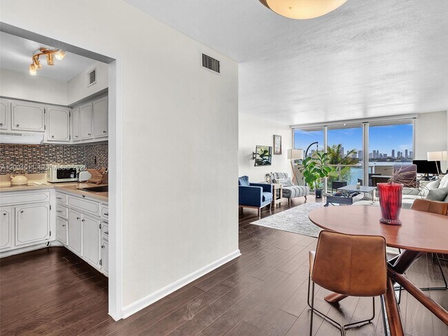 Building Photo - 1200 West Ave