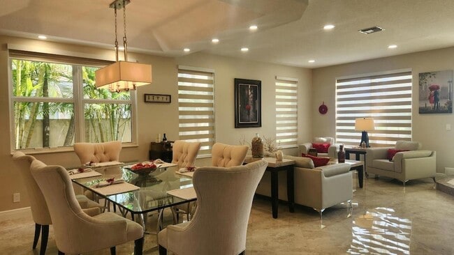 Building Photo - 1851 Corsica Dr