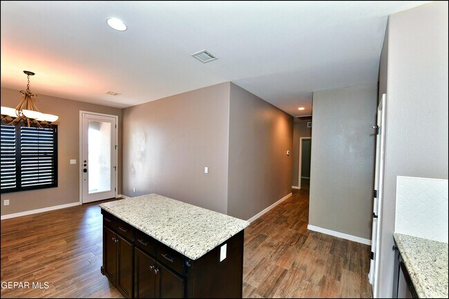 Building Photo - 3741 Loma Adriana