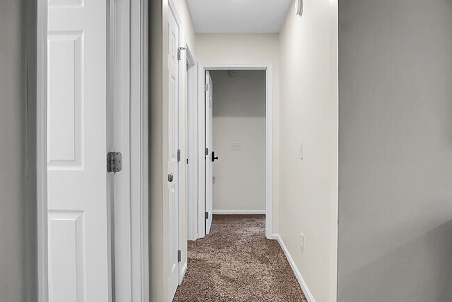 Building Photo - 124 Larkspur Dr