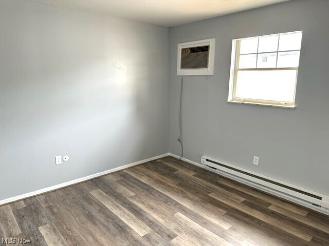 Building Photo - 1648 Linden Ave