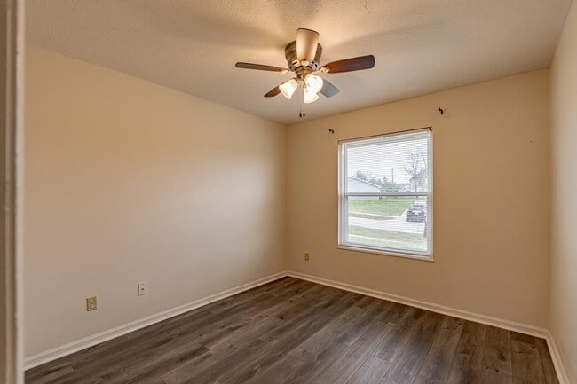 Building Photo - 1314 Farmingdale Dr