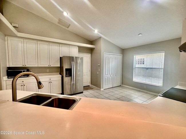 Building Photo - 2817 Mondavi Dr