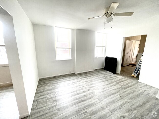 Building Photo - 5001 Idaho Ave