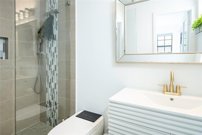 Building Photo - 576 Westree Ln