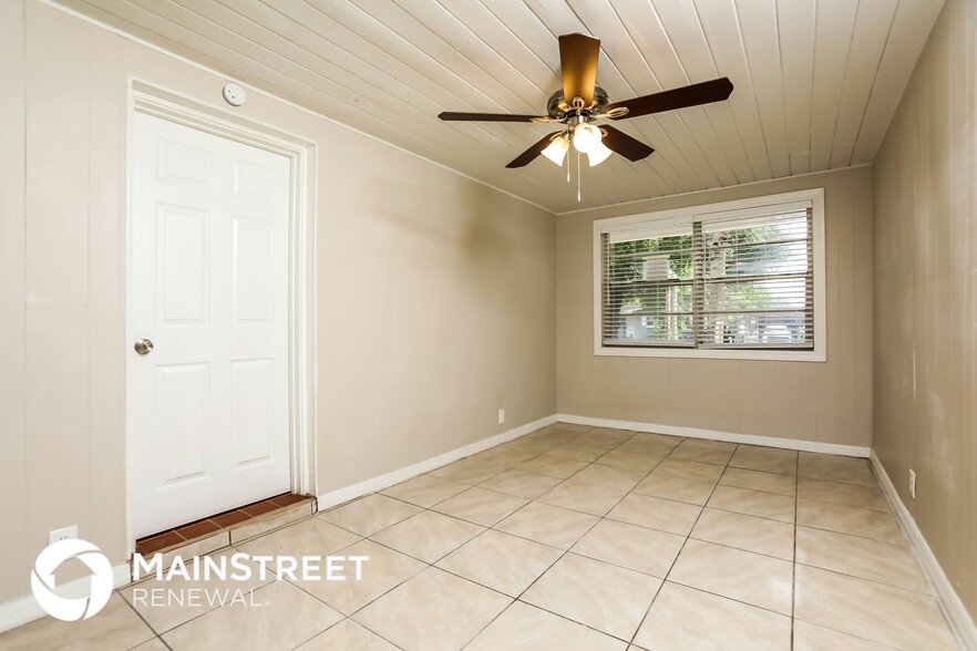 Building Photo - 6234 Balboa Dr