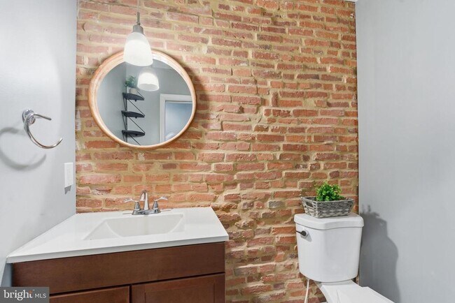 Building Photo - 1414 Richardson St