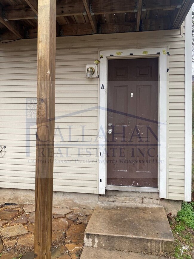 Building Photo - 700 W 33rd St