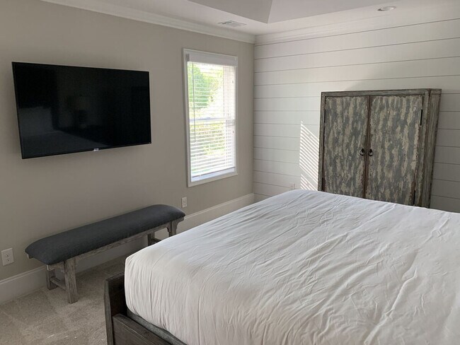 Building Photo - 4230 Old Cherokee St