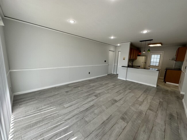 Building Photo - 303 N Caroline Pl
