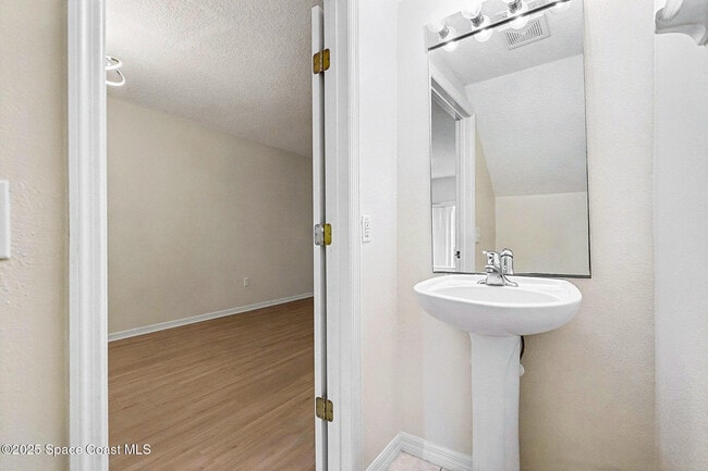 Building Photo - 1352 Hampton Park Ln