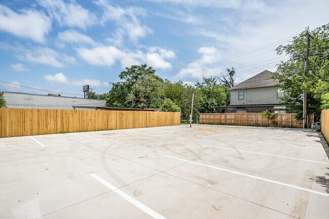 Building Photo - 3129 Forest Park Blvd