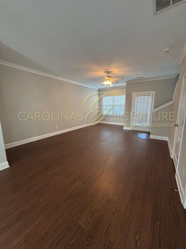 Building Photo - 3BR/2.5BA Townhouse in Settlers Landing; E...