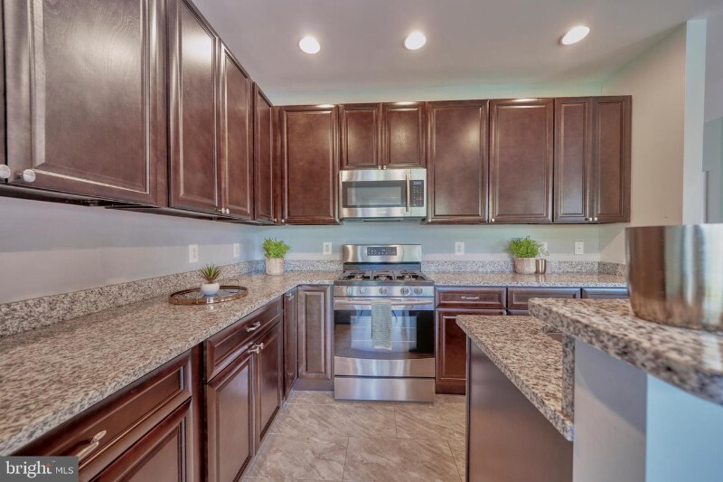 Building Photo - 13258 Maple Creek Ln