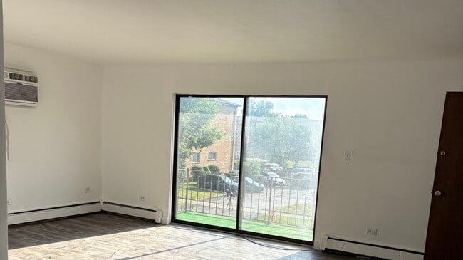 Building Photo - 10601 Major Ave