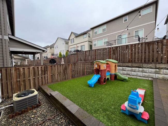 Building Photo - Beautiful Beaverton 3 Bedroom 2.5 Bathroom ~ Home In River Terrace w/ Level 2 EV Charger in Garage!