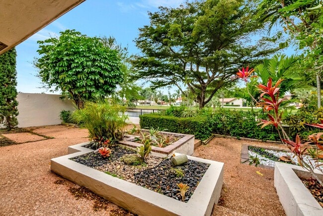 Building Photo - 6740 Lago Vista Terrace