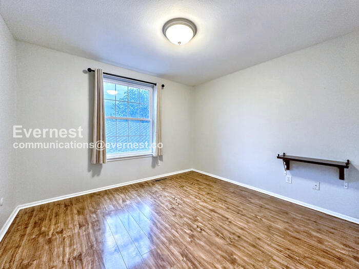 Building Photo - 7105 E Briarwood Dr