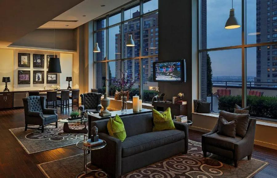 Building Photo - Washington Street