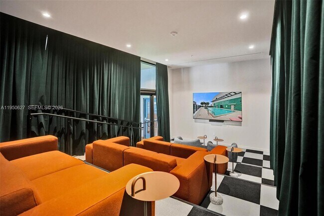 Building Photo - 11 NE 6th St