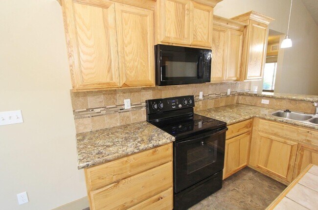 Building Photo - 1161 Kaetzel Way