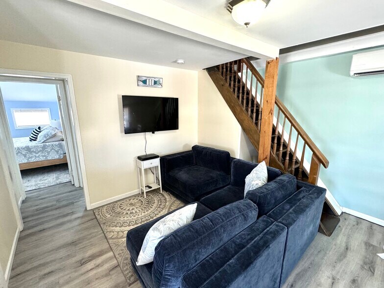 All new sectional couch - 213 Amber St